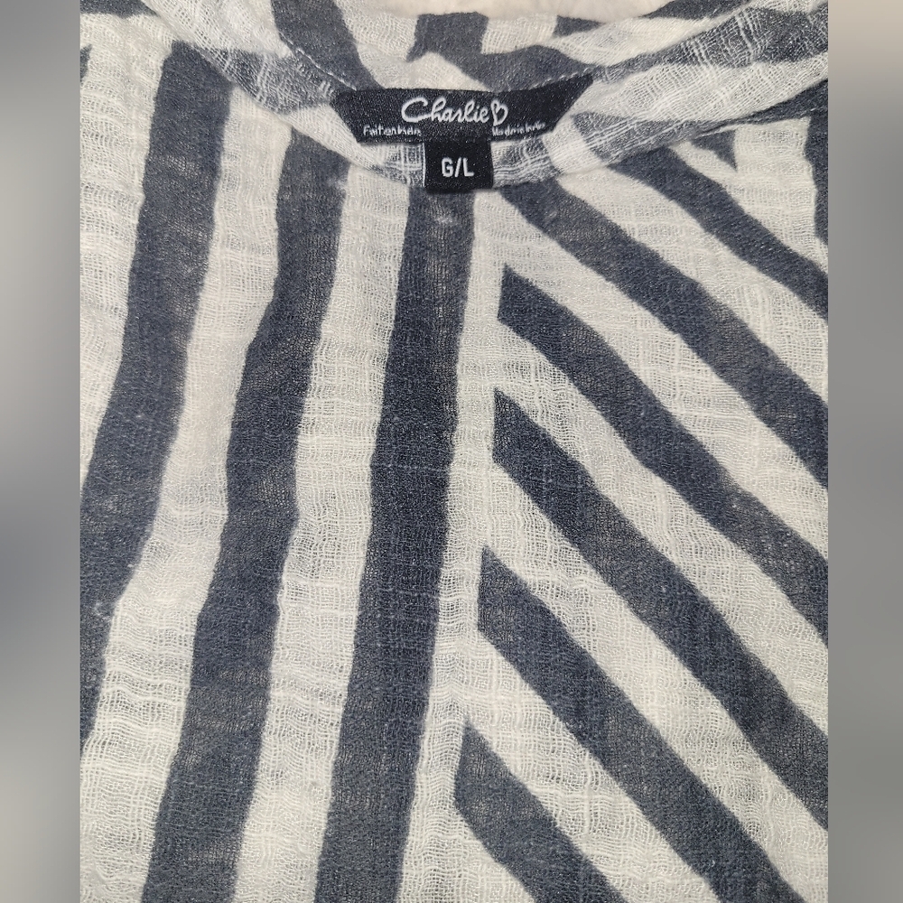 CHARLIE B Black and White Chevron Blouse - Picture 5 of 6